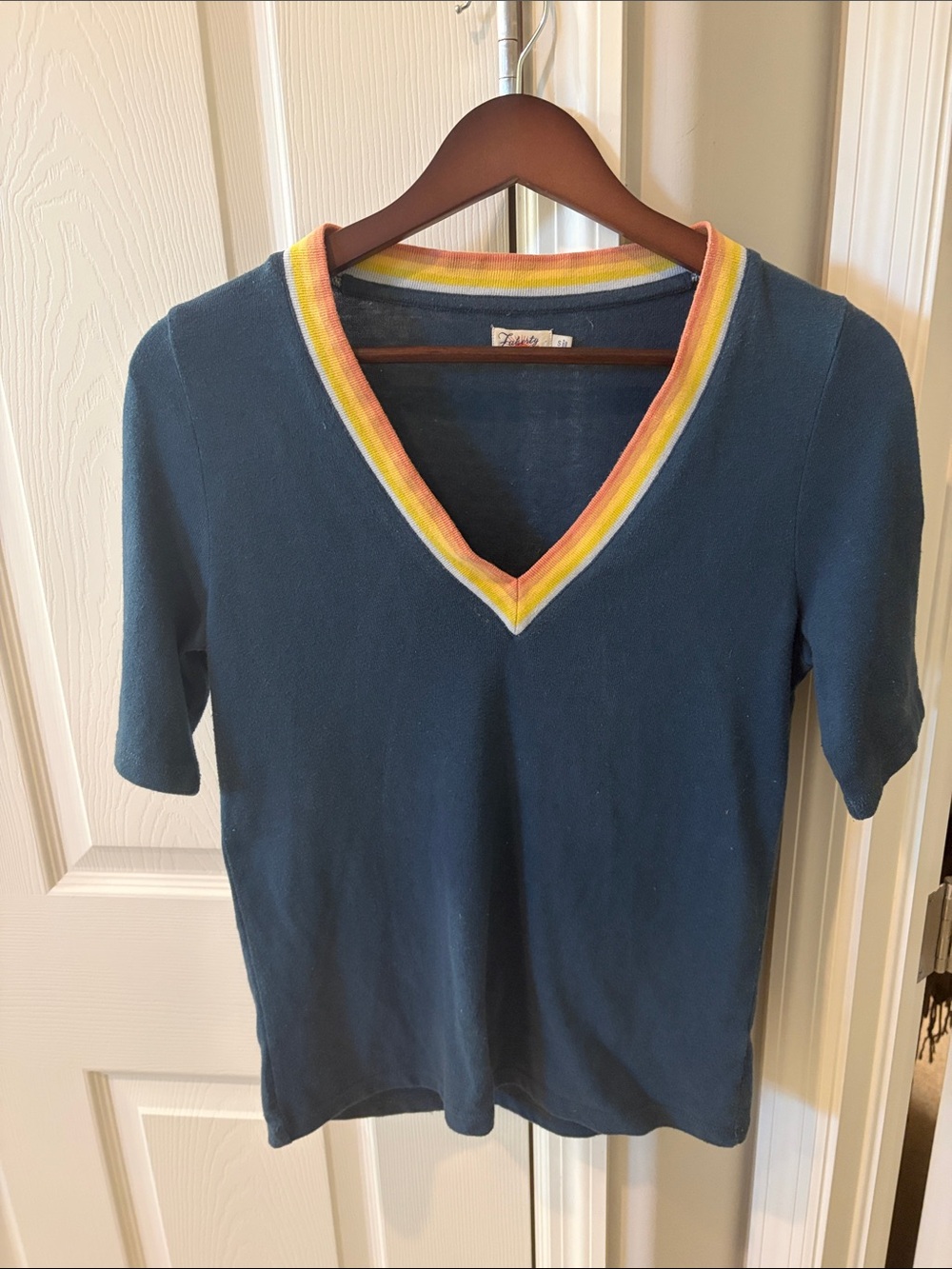 Faherty Navy Short-Sleeve V-Neck Tee with Rainbow Trim